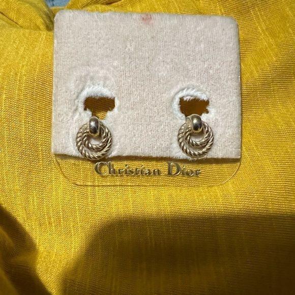 VINTAGE CHRISTIAN DIOR GOLD CLIP EARRINGS - Picture 1 of 4